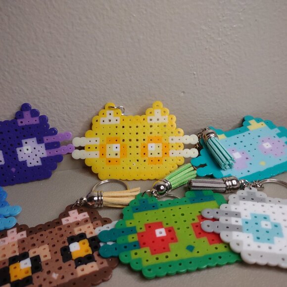 Lot Of 7 Colorful Cat Keychains - Picture 3 of 6